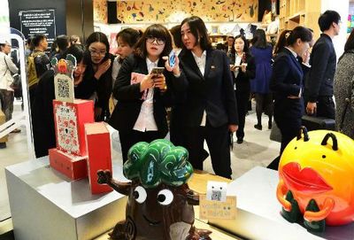 王府井推出自主文创品牌'梦工厂' 政府助力制定企业标准，百货业态升级转型